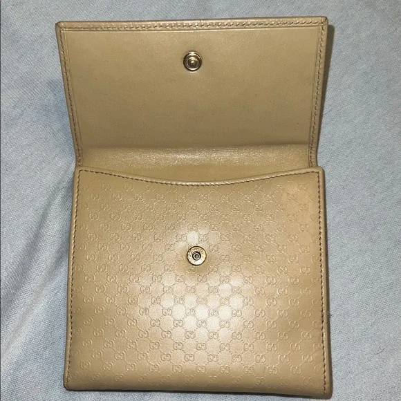 Authentic GUCCI Beige Jackie Micro Guccisima Leather Compact Wallet